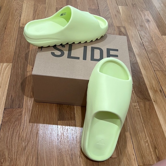Brand new in box never worn lime green Yeezy Slides - Picture 1 of 6